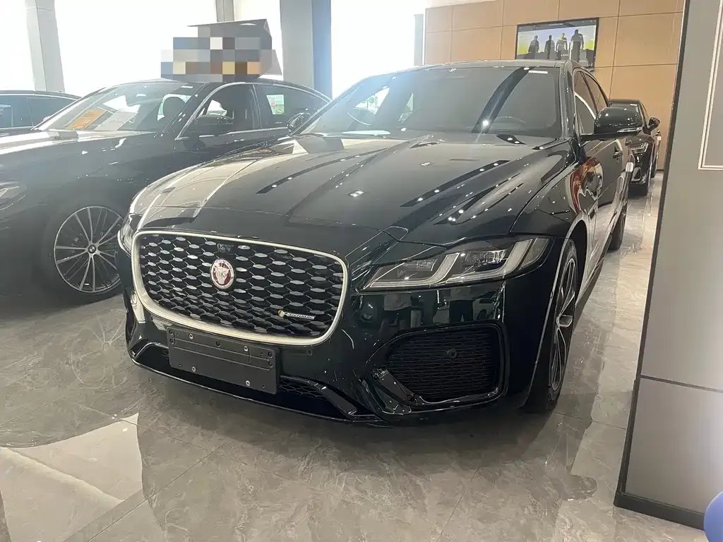 Jaguar XFL — фото 1