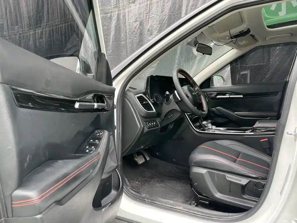 Kia KX3 2022 из CN, фото 2