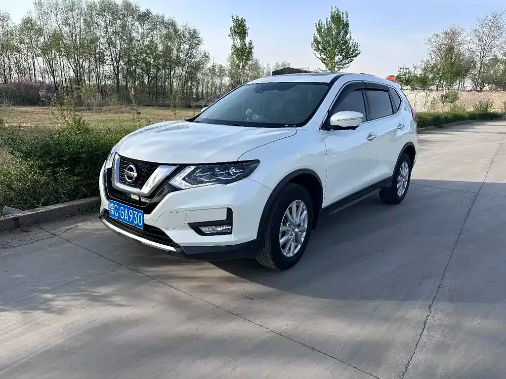 Nissan X-Trail — фото 1