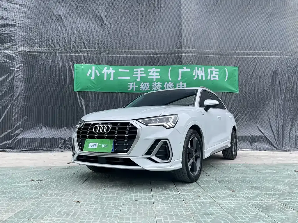 Audi Q3 — фото 1