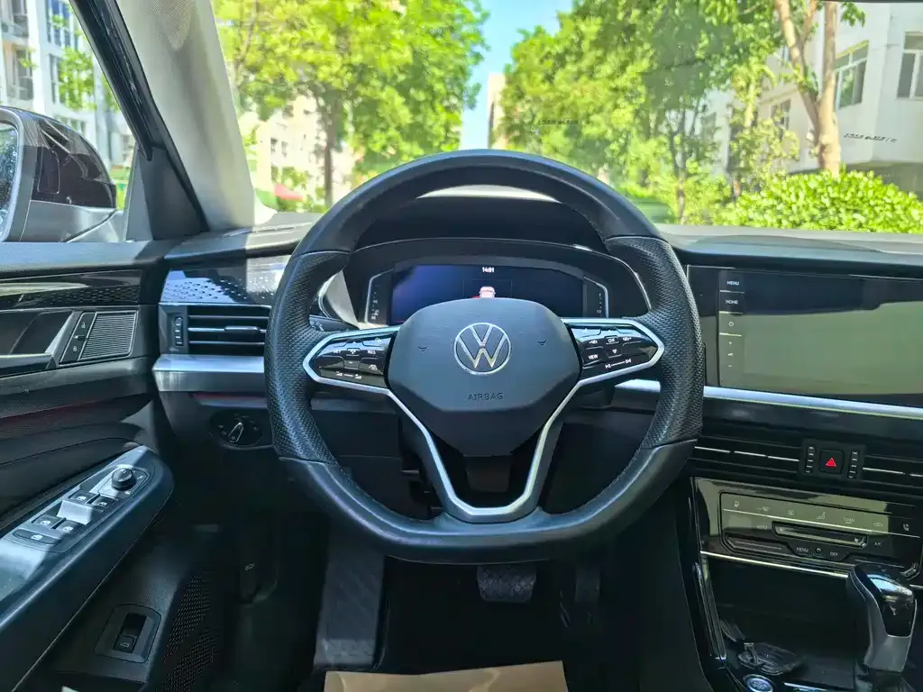 Volkswagen Passat — фото 8