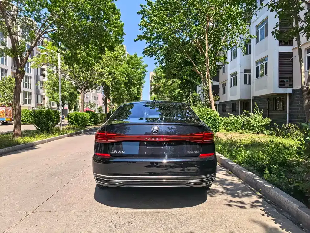 Volkswagen Passat — фото 6