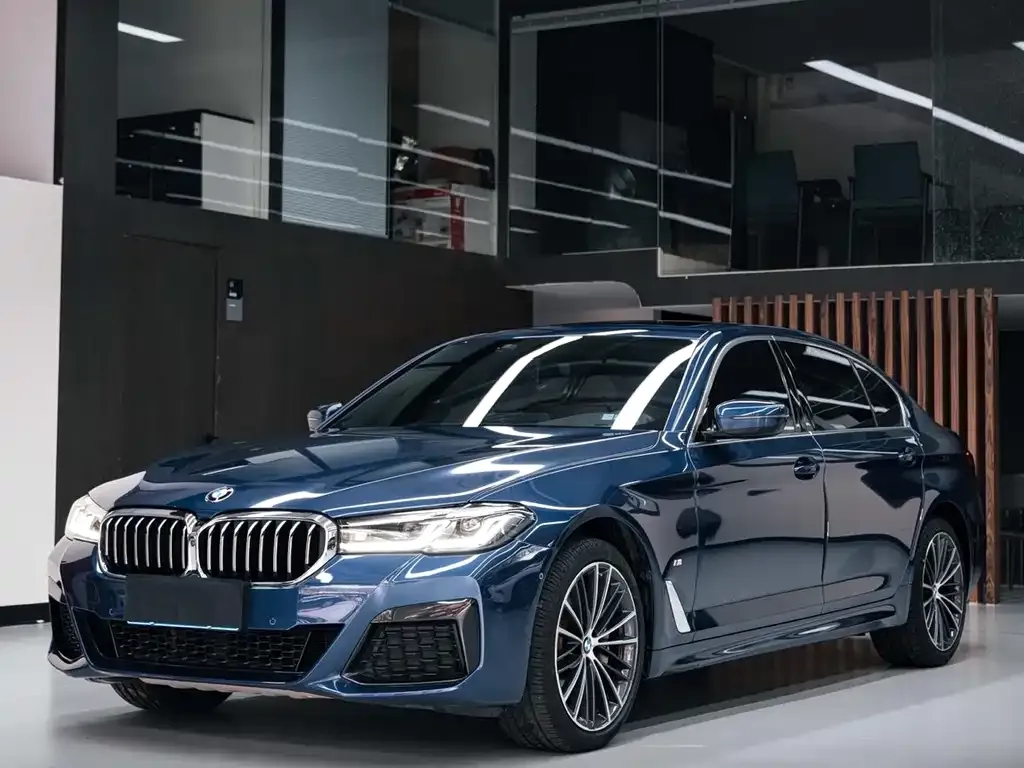 BMW 5 Series — фото 1