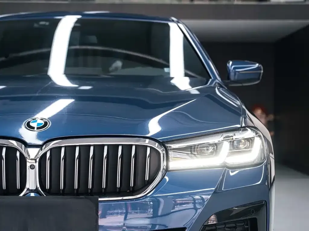 BMW 5 Series — фото 3