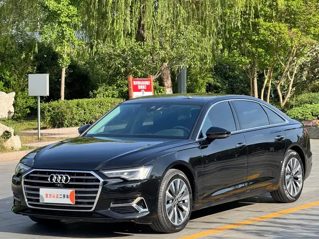 Audi A6L — фото 1