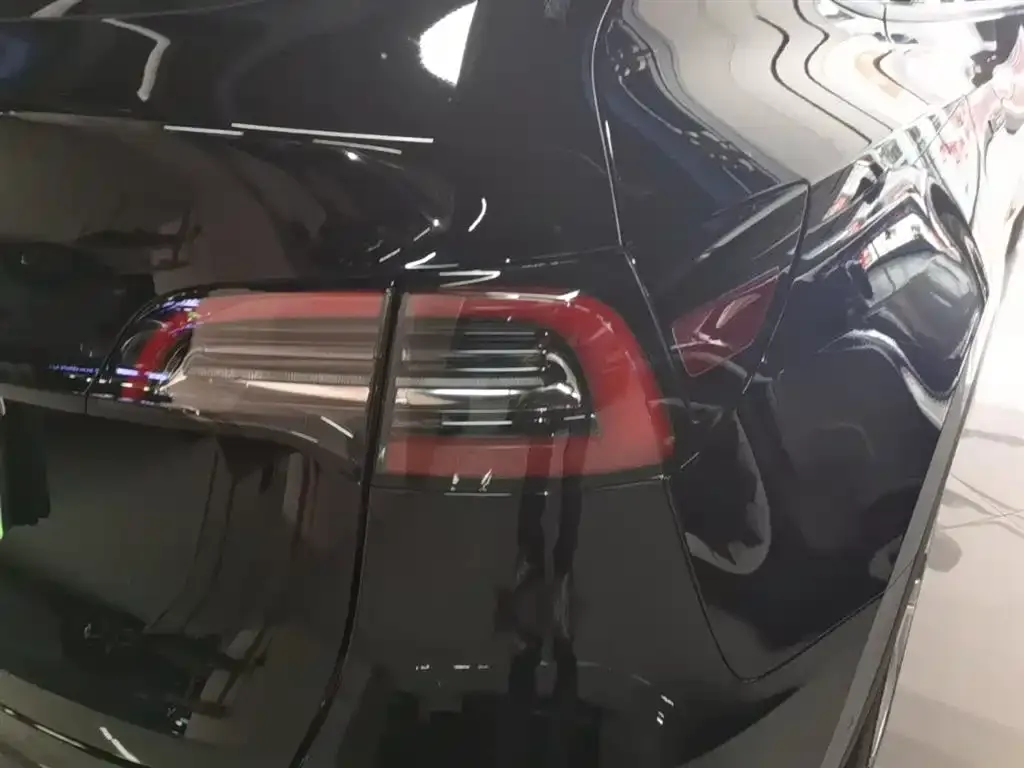 Tesla Model Y 2023 из CN, фото 3