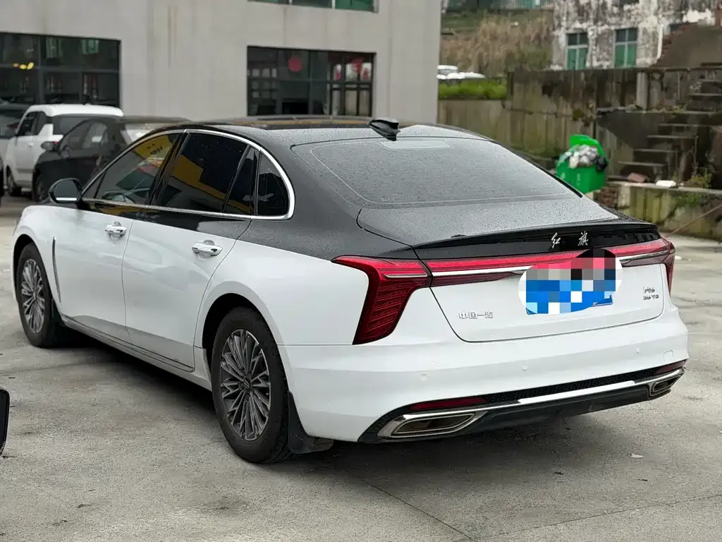 Hongqi H5 — фото 2