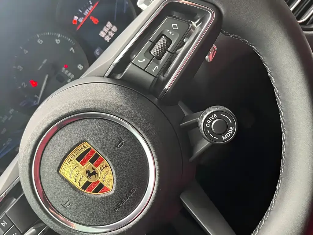 Porsche Macan — фото 2