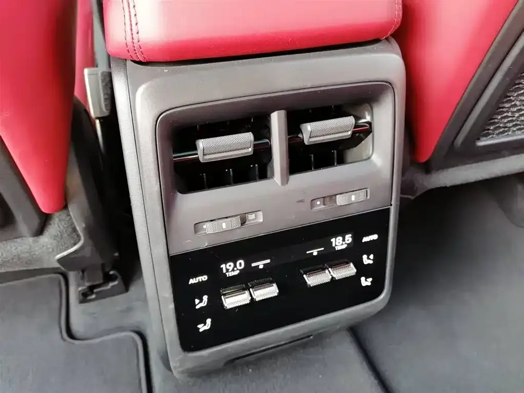 Porsche Macan EV 2025 из CN, фото 9