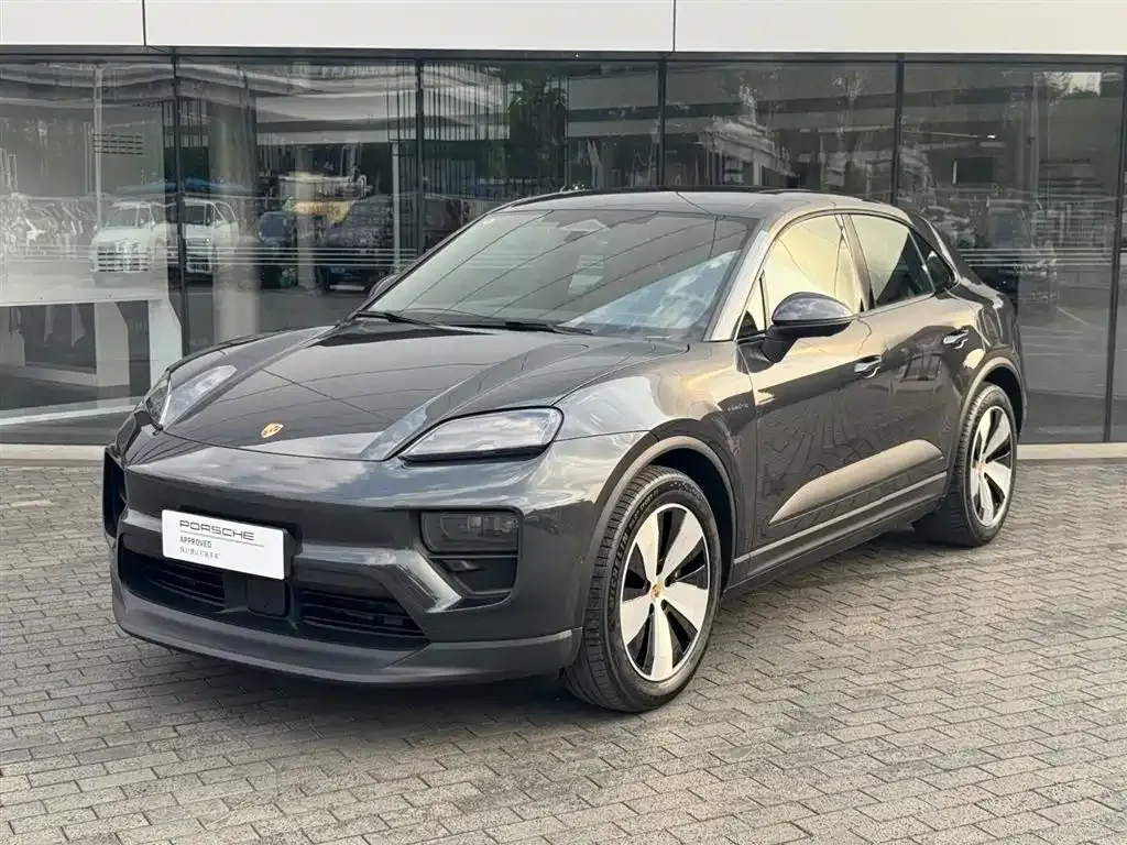 Porsche Macan EV