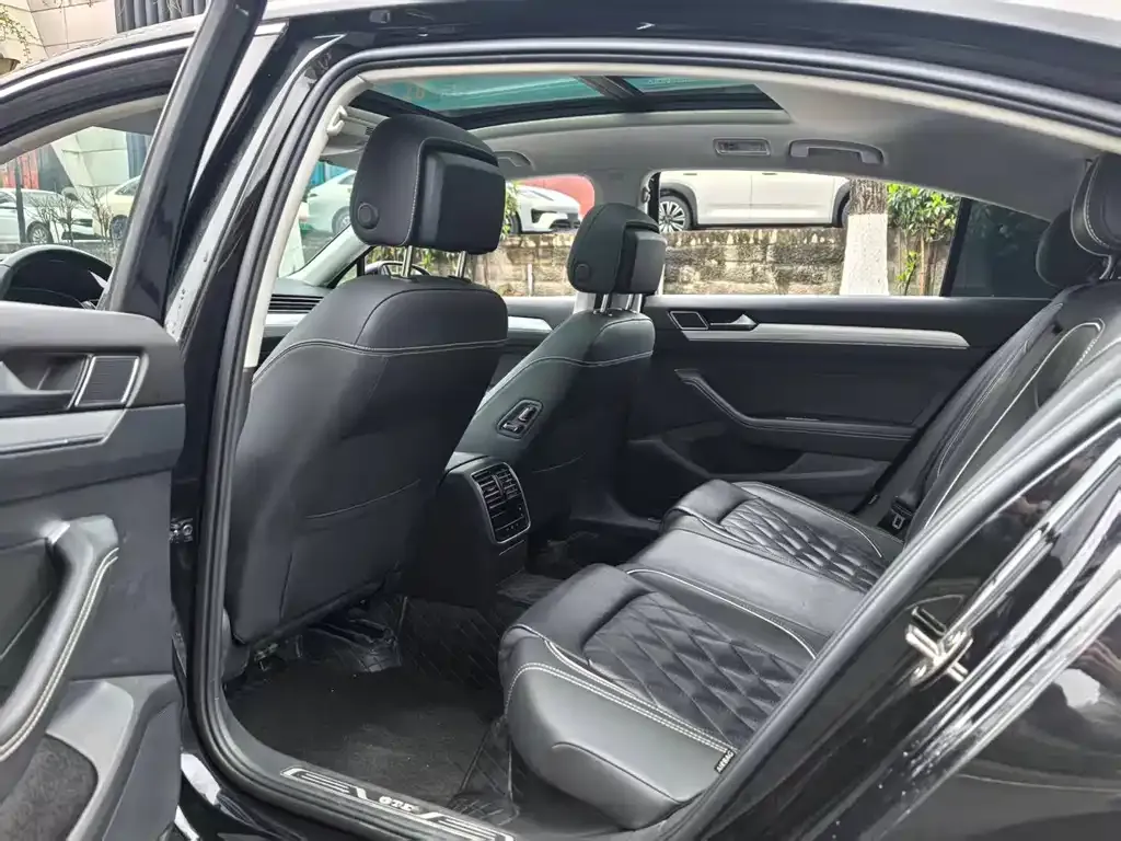 Volkswagen Magotan GTE PHEV 2023 из CN, фото 9