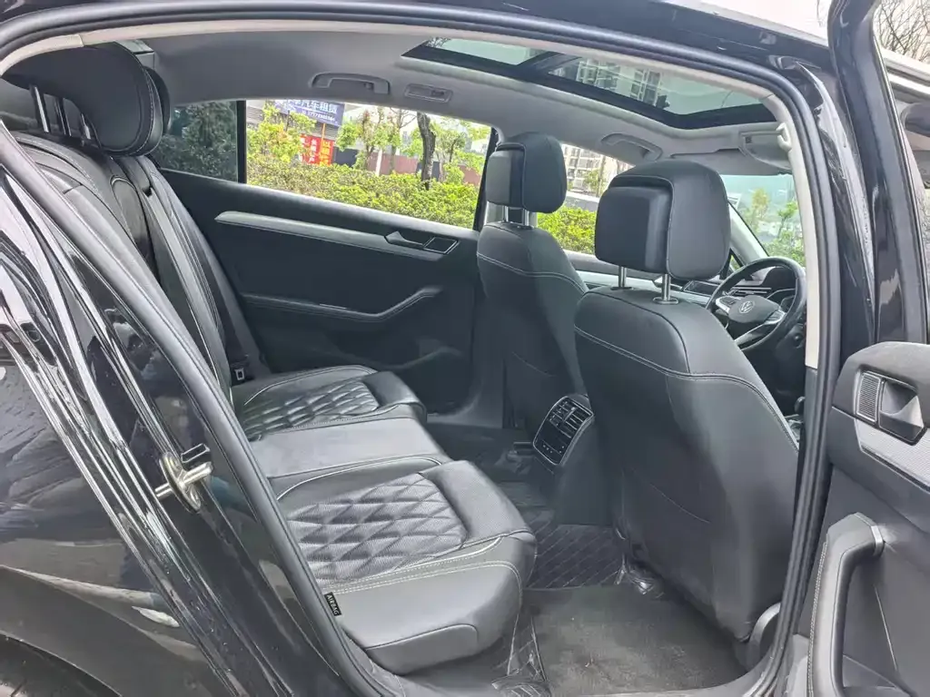 Volkswagen Magotan GTE PHEV 2023 из CN, фото 5