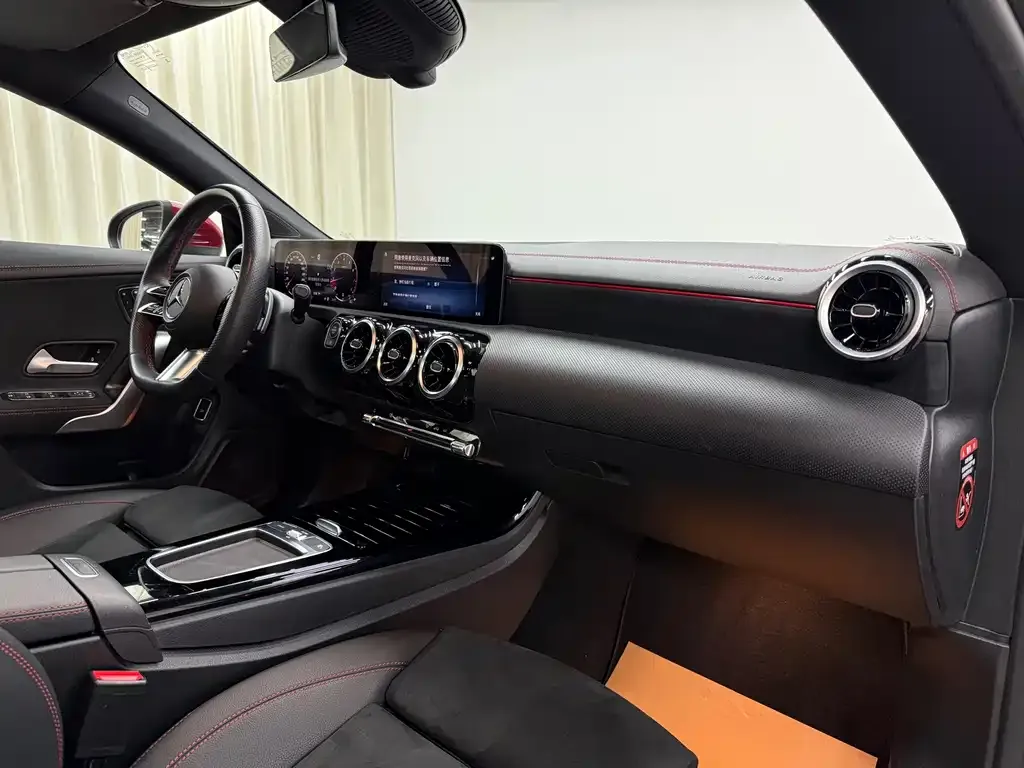 Mercedes-Benz CLA (Import) 2024 из CN, фото 2