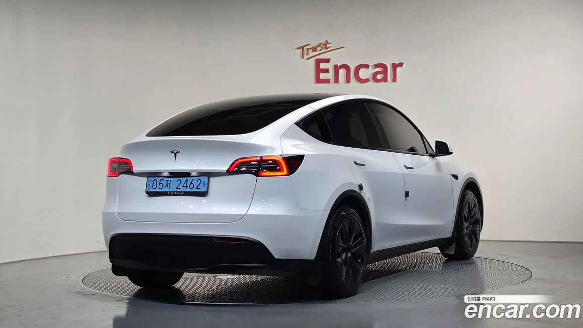 Tesla Model Y — фото 4
