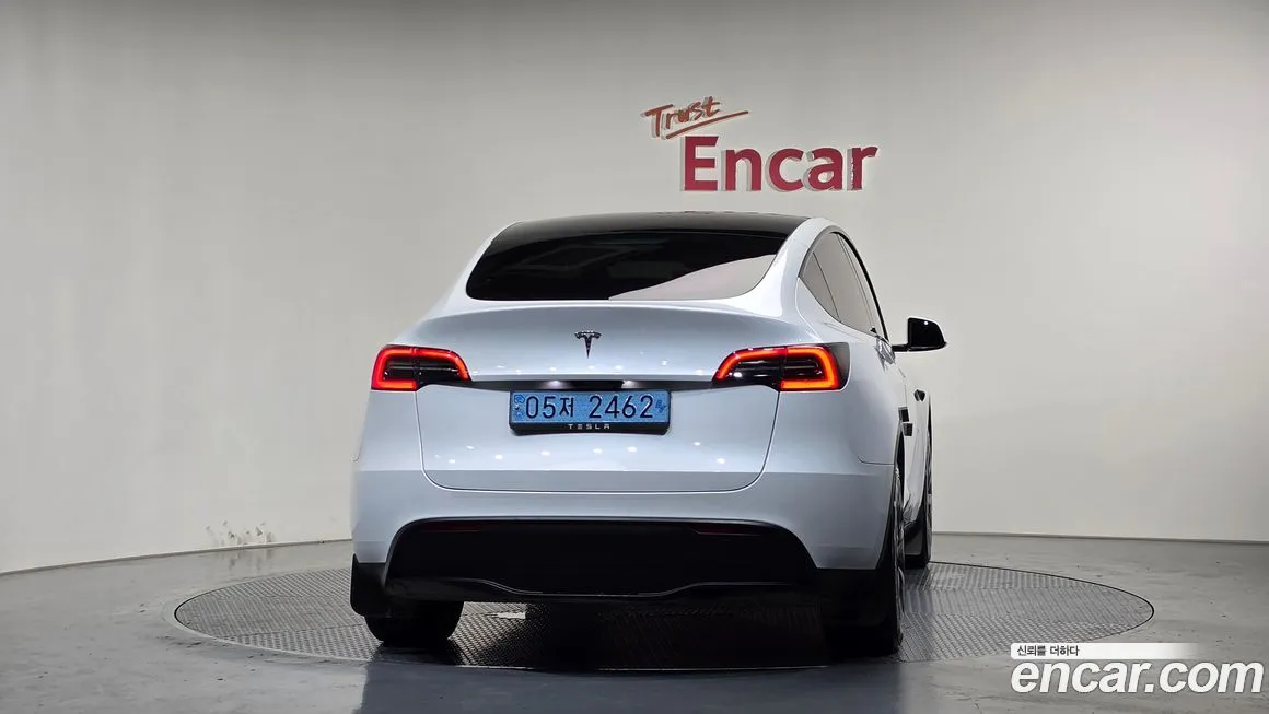 Tesla Model Y — фото 3