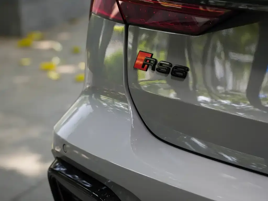 Audi RS 6 2021 из CN, фото 8
