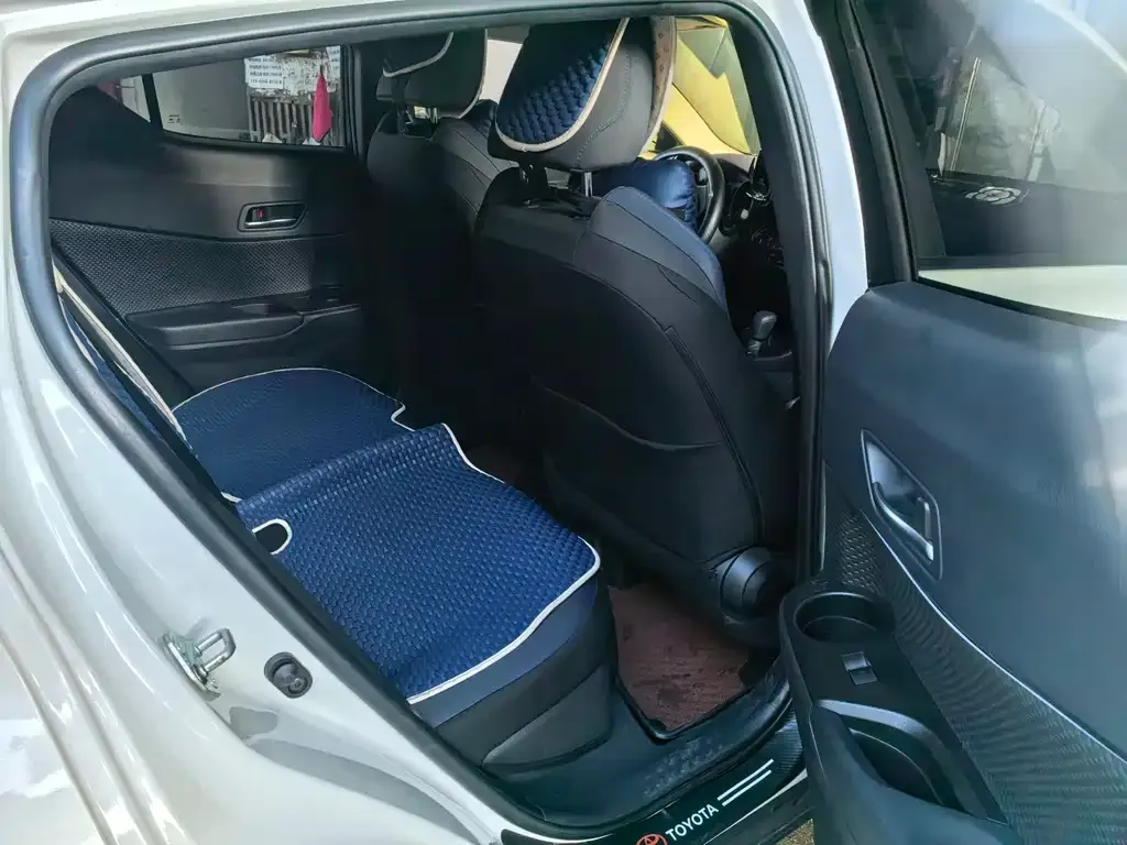 Toyota C-HR 2023 из CN, фото 6