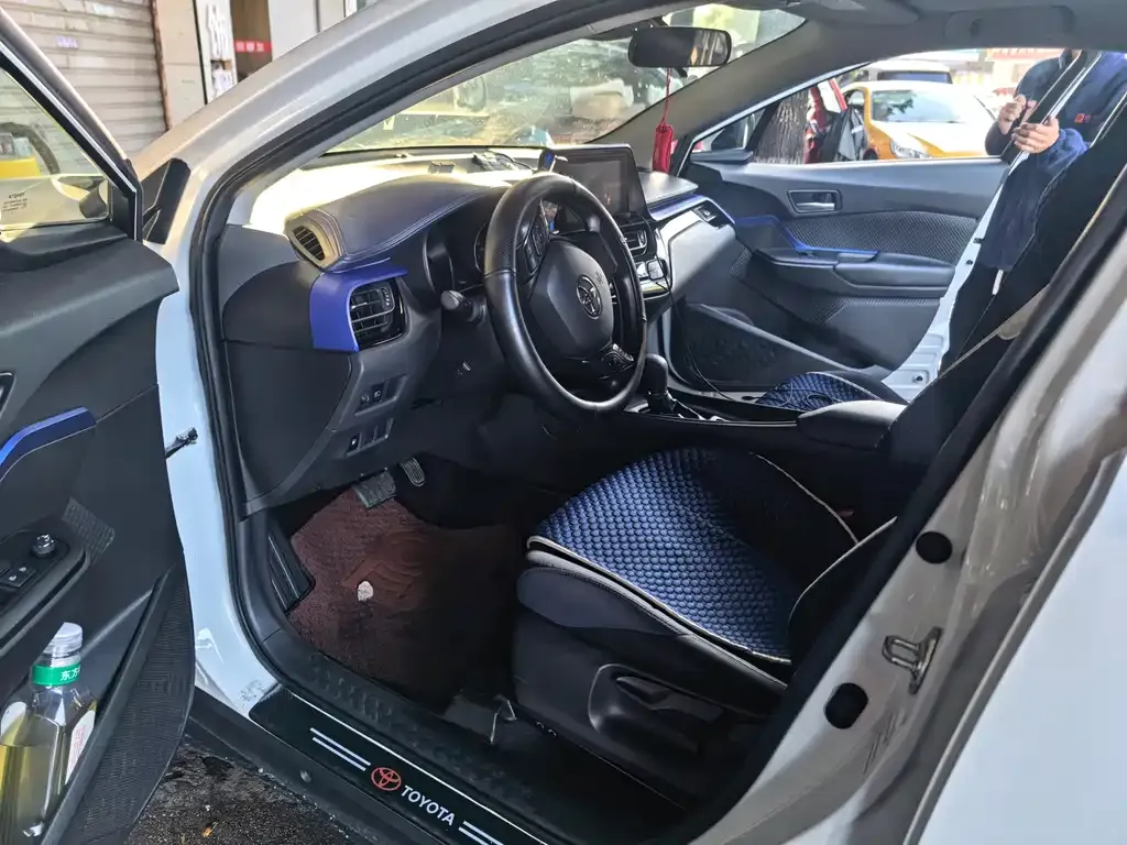Toyota C-HR 2023 из CN, фото 3