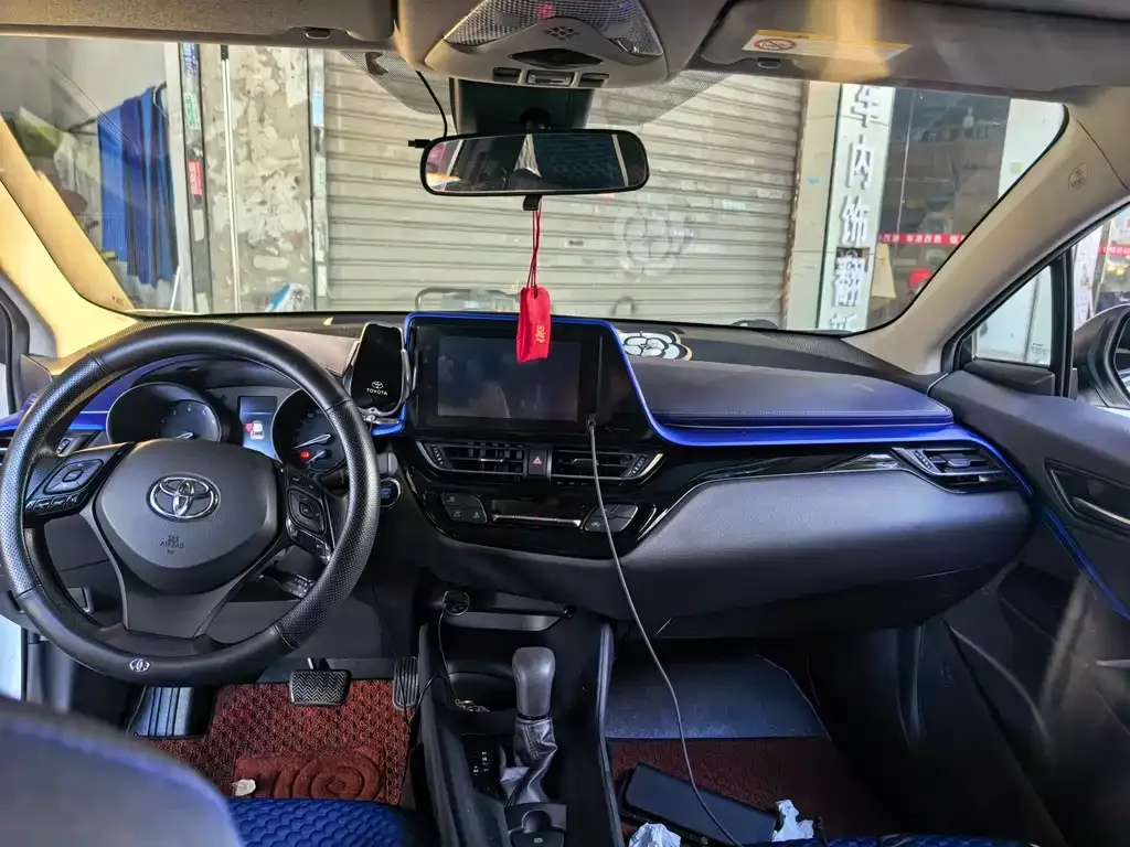 Toyota C-HR 2023 из CN, фото 5