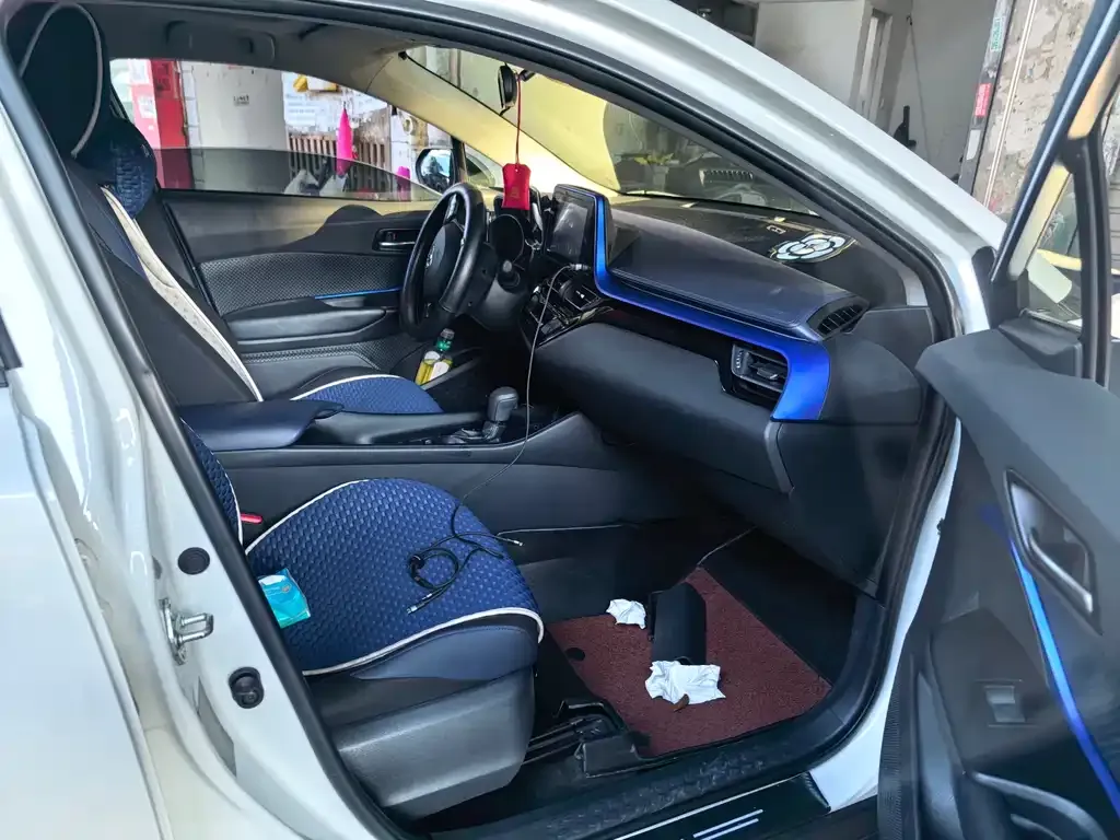 Toyota C-HR 2023 из CN, фото 9