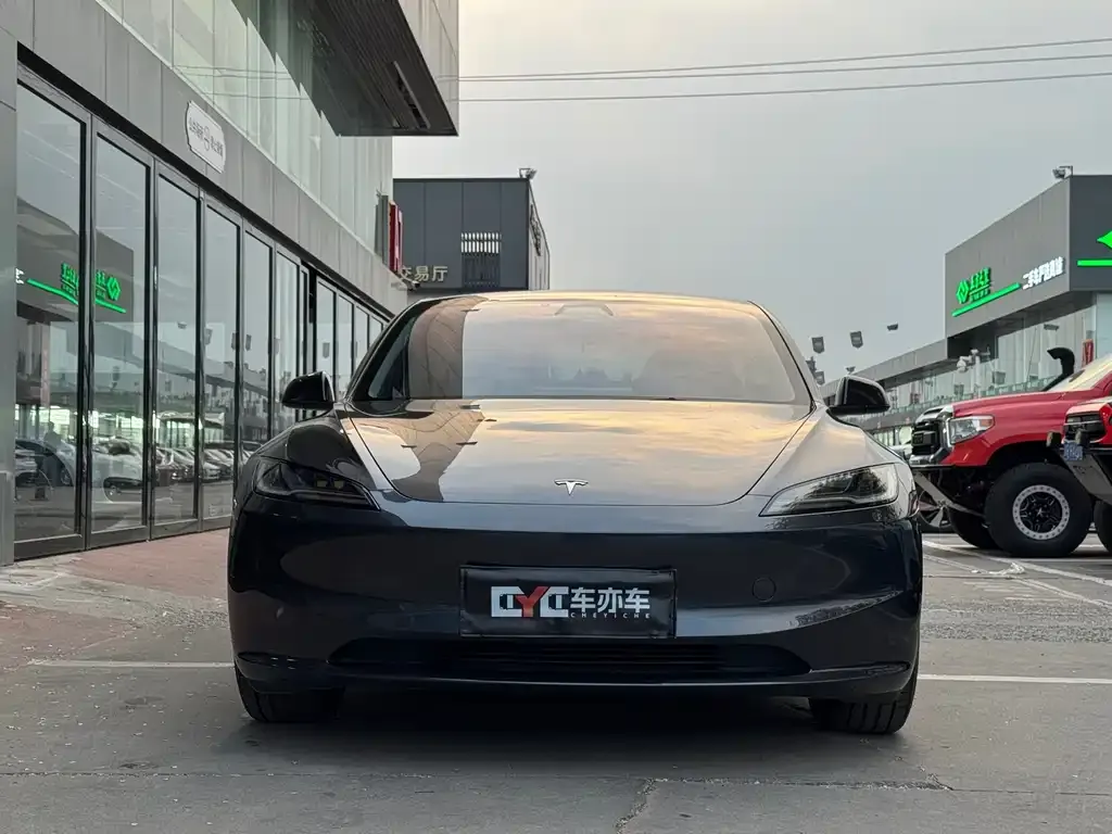 Tesla Model 3 — фото 2
