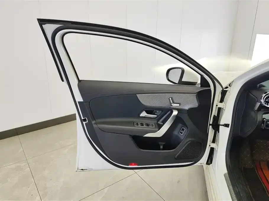 Mercedes-Benz A-Class — фото 10