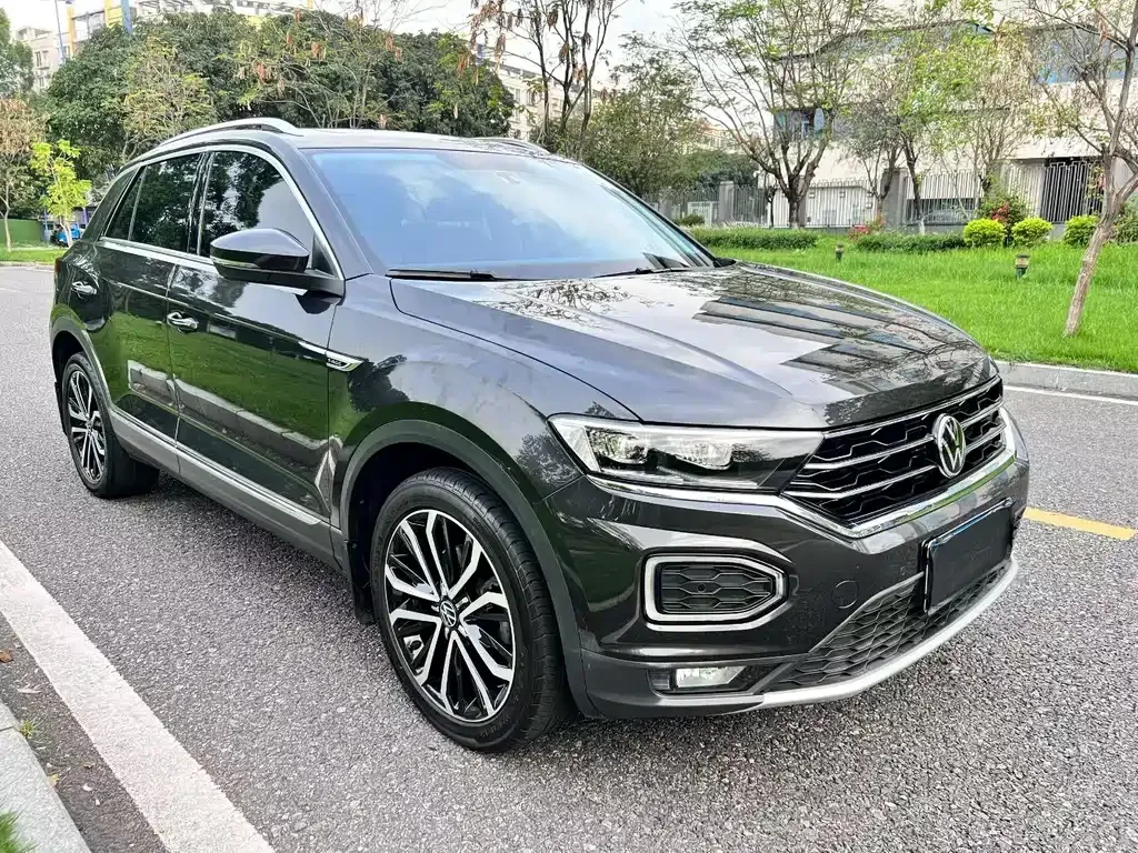 Volkswagen T-Roc — фото 9