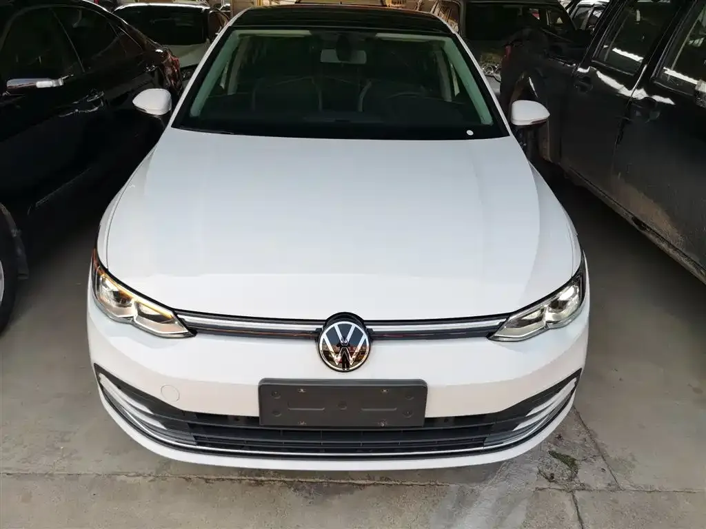 Volkswagen Golf 2023 из CN, фото 4