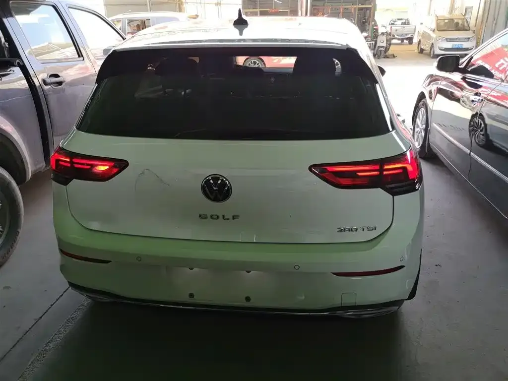 Volkswagen Golf 2023 из CN, фото 8