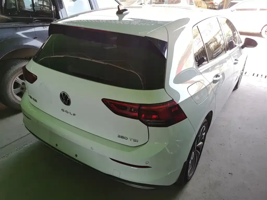 Volkswagen Golf 2023 из CN, фото 9