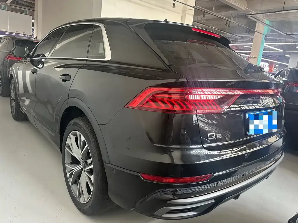 Audi Q8 — фото 10