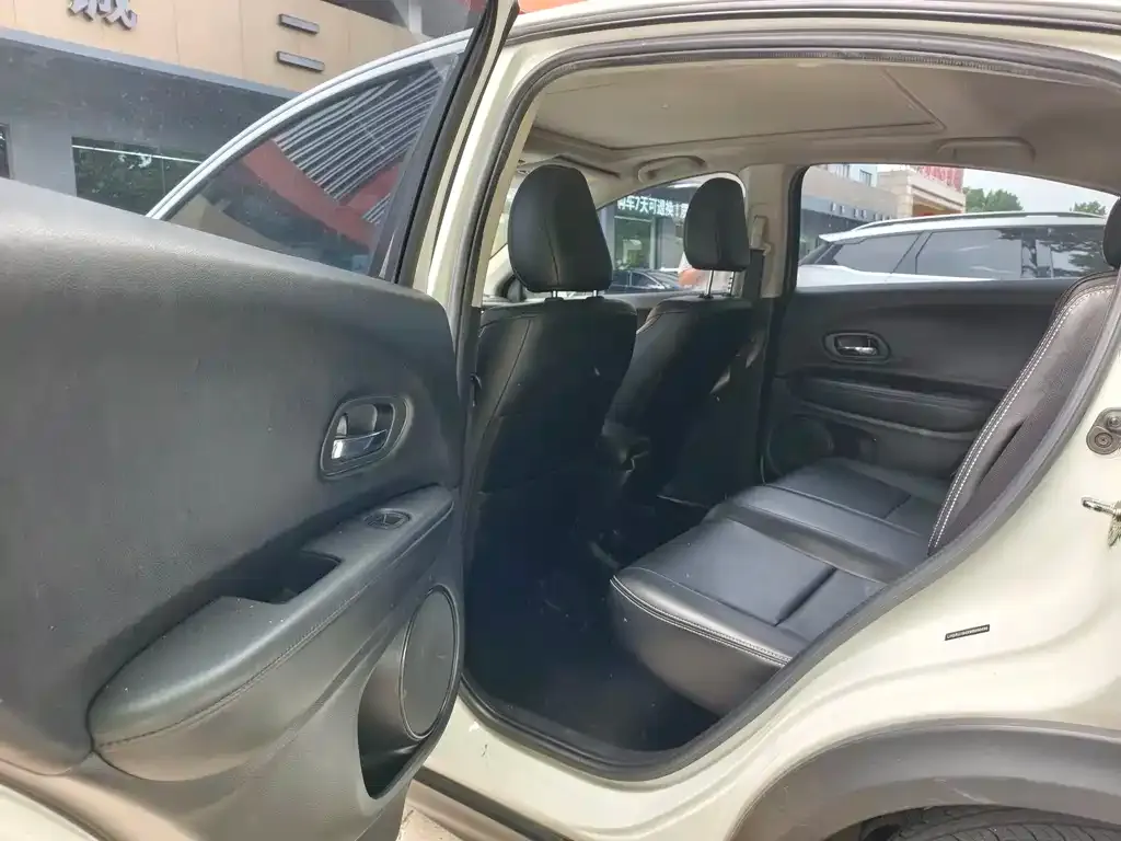 Honda Vezel 2021 из CN, фото 3
