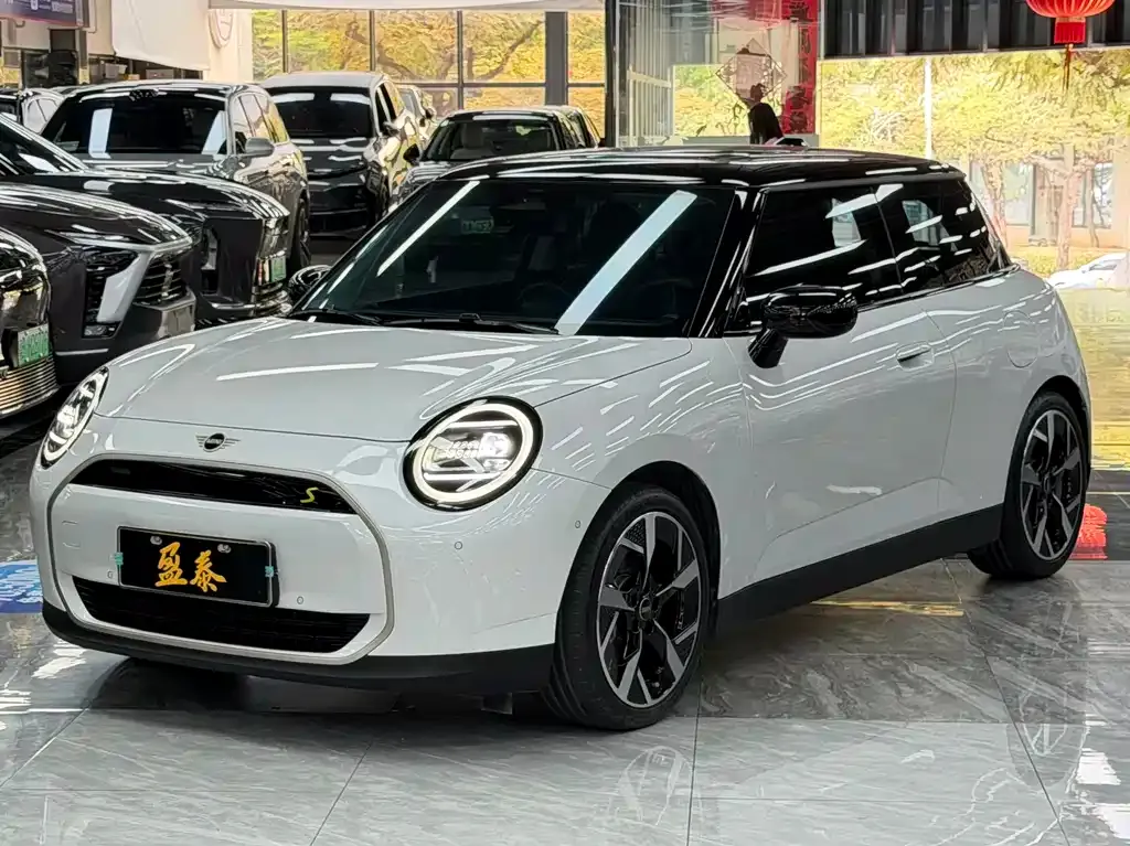 MINI Cooper EV — фото 1