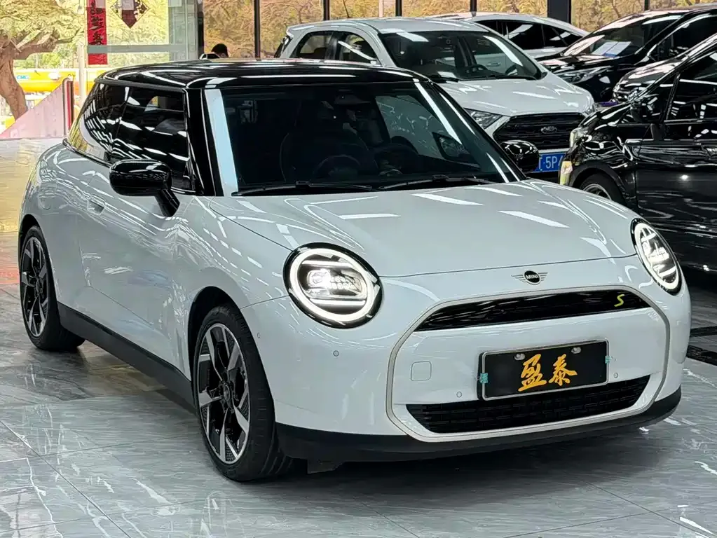 MINI Cooper EV — фото 2