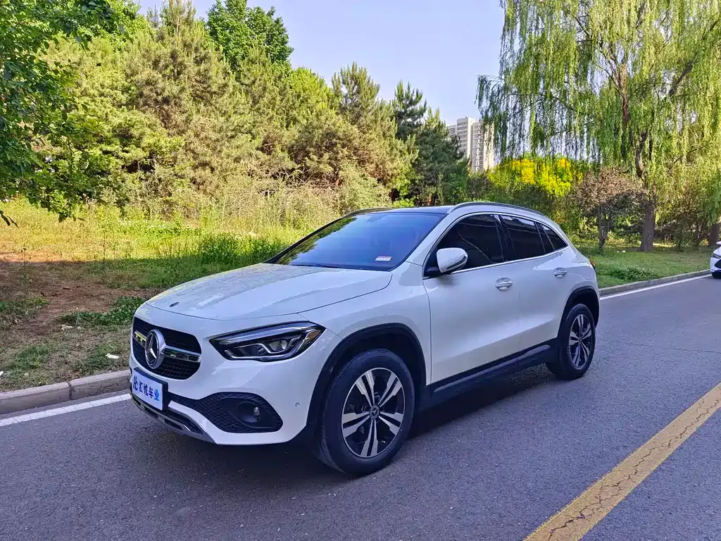 Mercedes-Benz GLA — фото 1