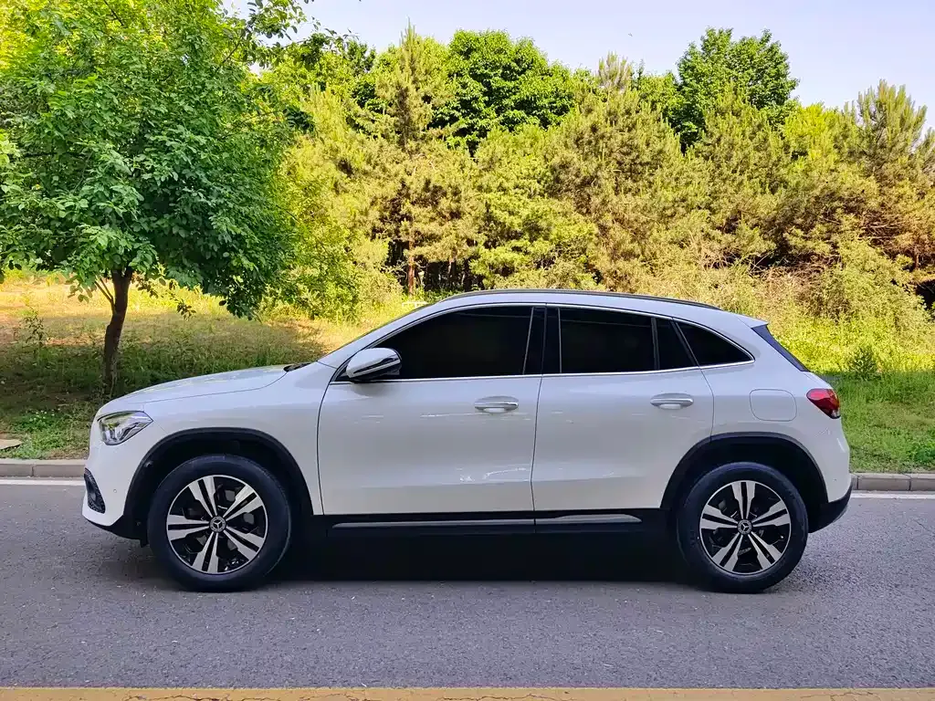 Mercedes-Benz GLA — фото 8