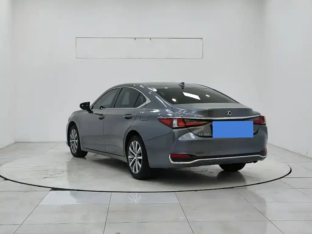 Lexus ES — фото 3