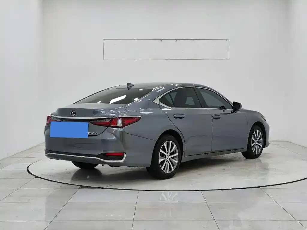 Lexus ES — фото 9