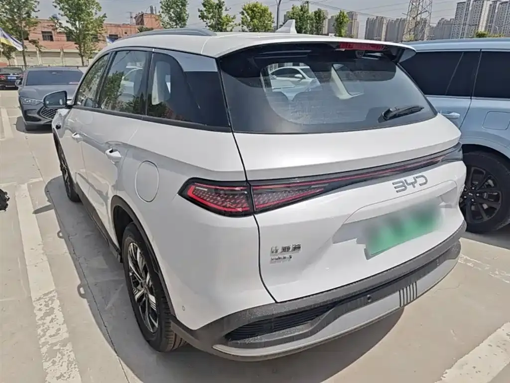 BYD Seal 05 DM-i — фото 8