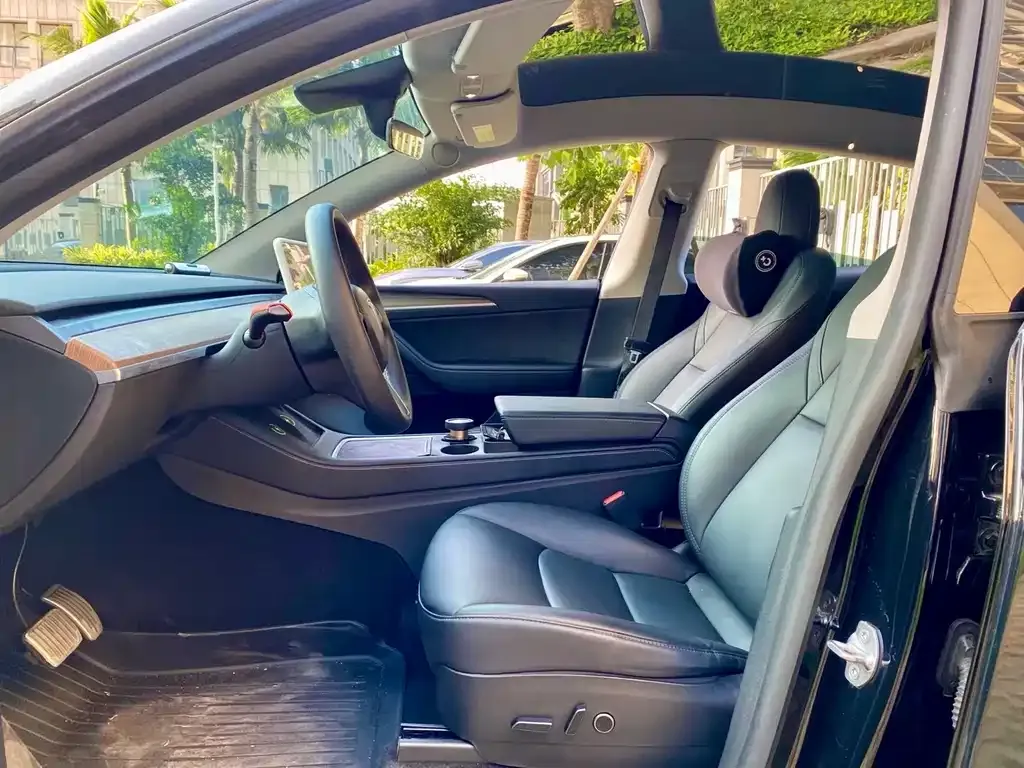 Tesla Model Y — фото 3