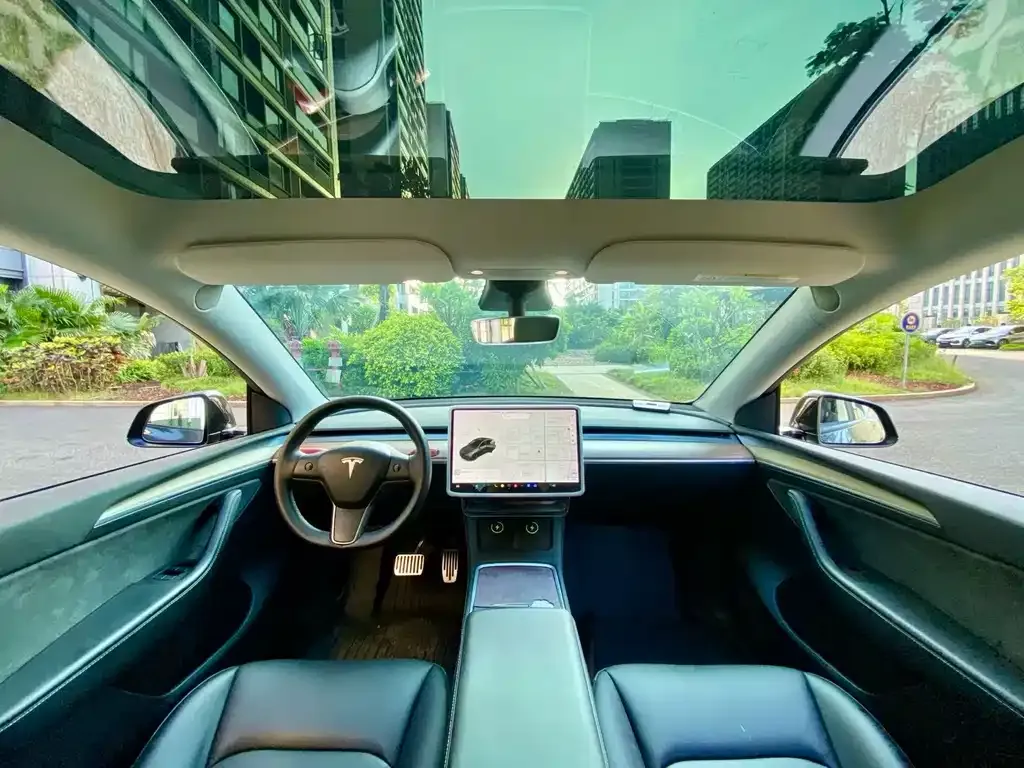 Tesla Model Y — фото 4