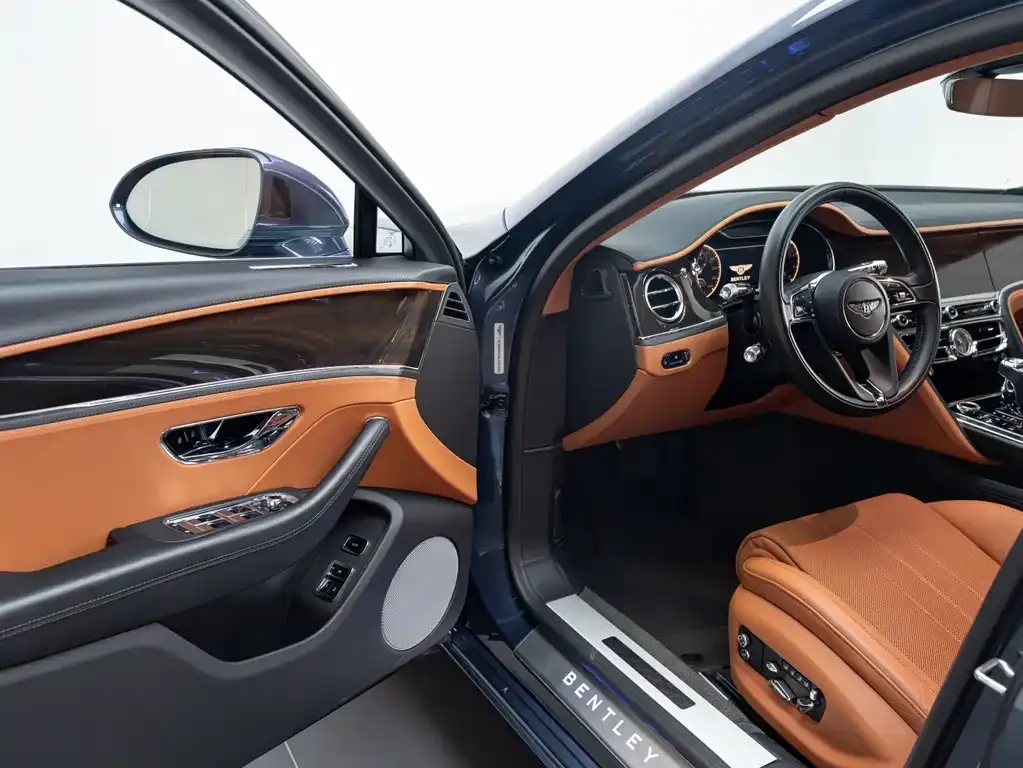 Bentley Flying Spur — фото 7