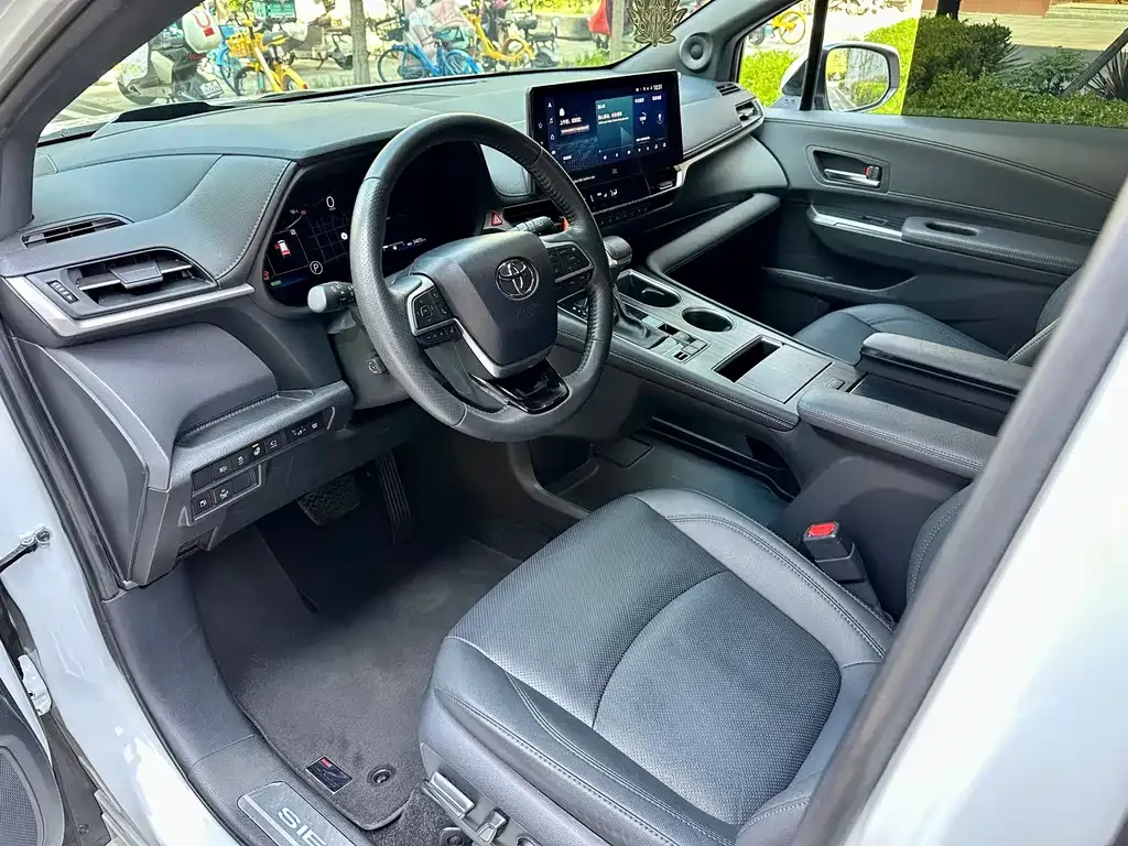 Toyota Sienna 2022 из CN, фото 9