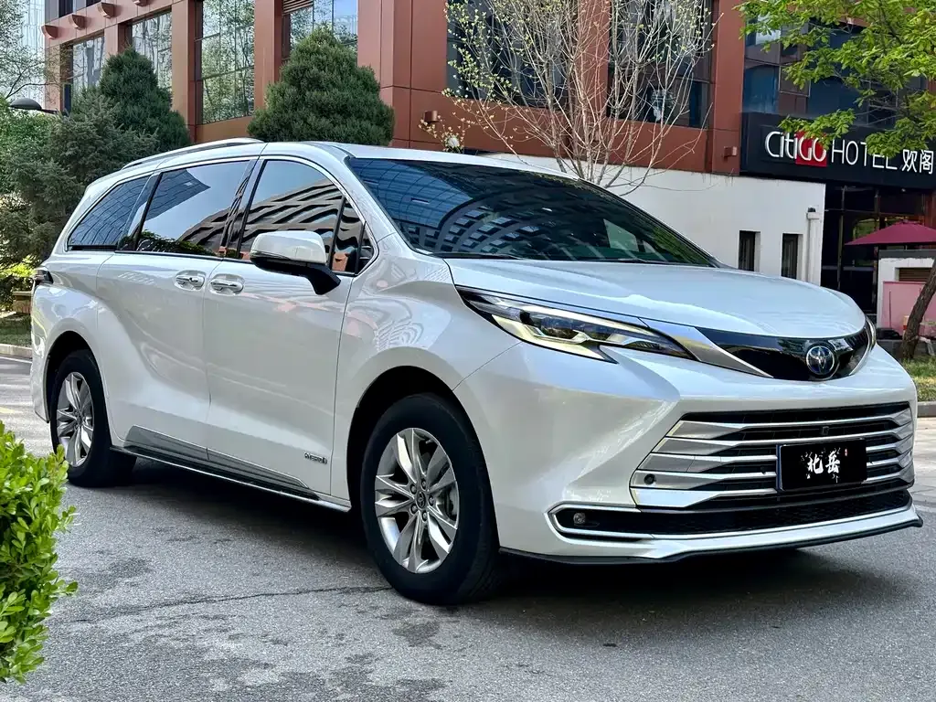 Toyota Sienna 2022 из CN, фото 7
