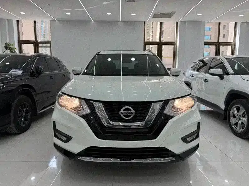 Nissan X-Trail — фото 7