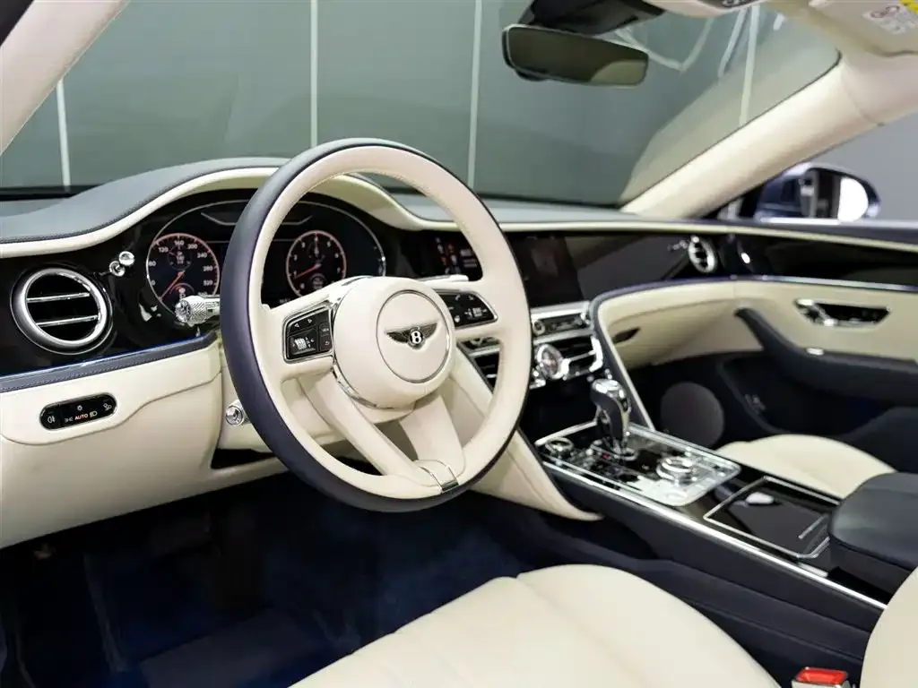 Bentley Flying Spur — фото 7