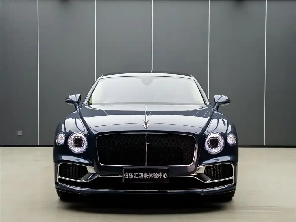 Bentley Flying Spur — фото 5