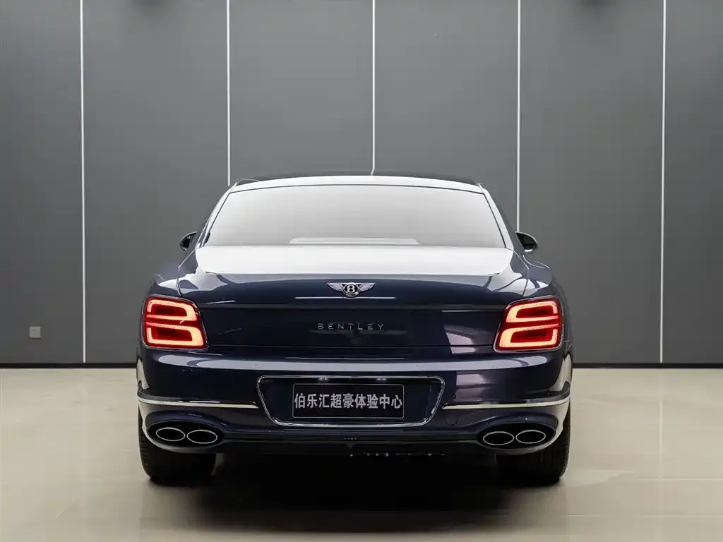 Bentley Flying Spur — фото 2