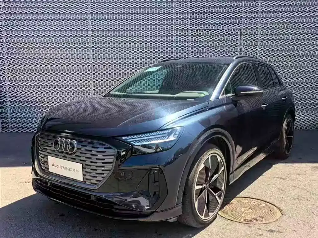 Audi Q4 e-tron — фото 1