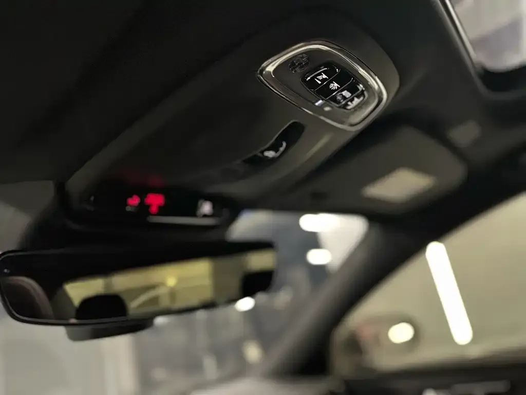 Volvo S60 — фото 10